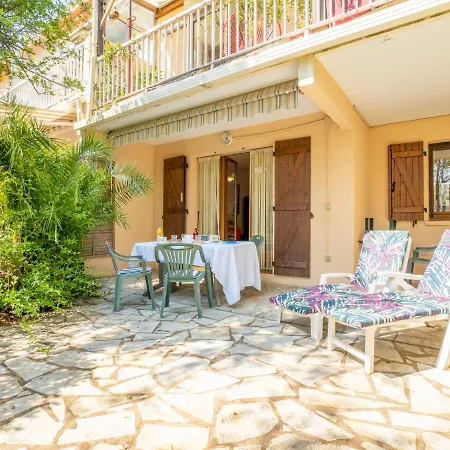 Apartment Des Calanques-1 By Interhome